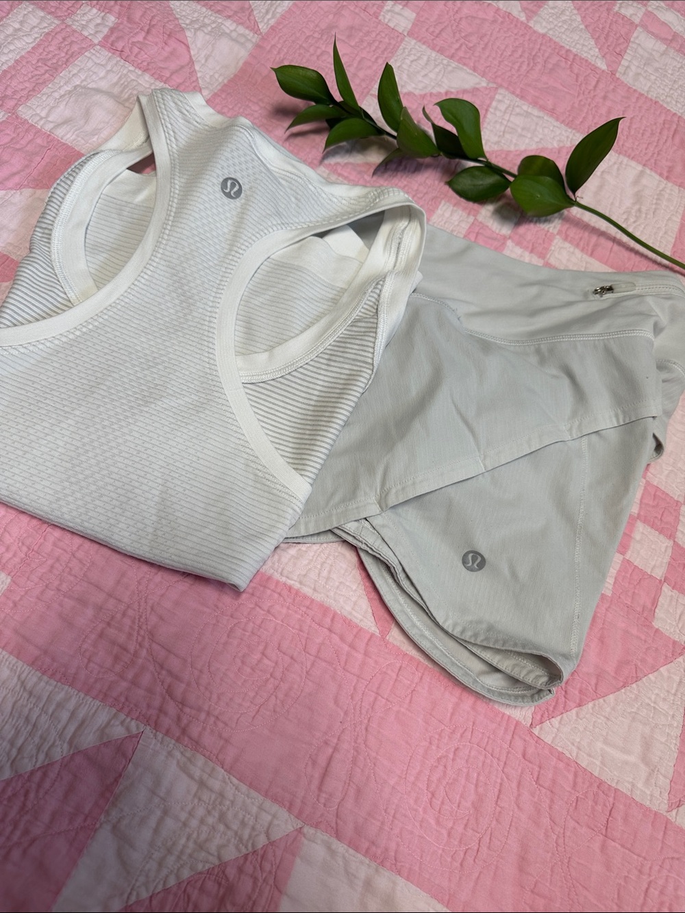 Set lululemon athletica White Racerback Tank & Running Shorts Set sz 4 - Picture 5 of 8